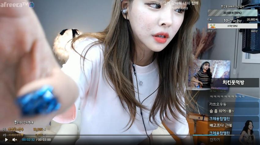 포모스 와... 쁠리 피부상태 뭐냐 이거 ㄷㄷㄷ 와... 쁠리 피부상태 뭐냐 이거 ㄷㄷㄷ