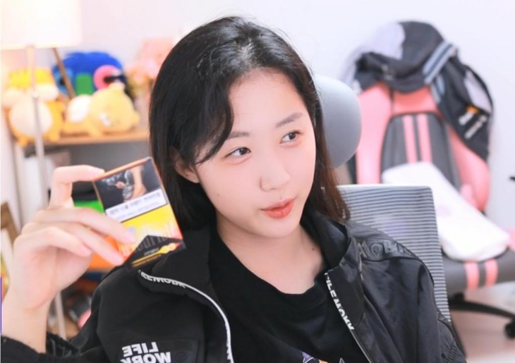 포모스 하블리 : 스타 때문에 담배를 배웠다 하블리 : 스타 때문에 담배를 배웠다