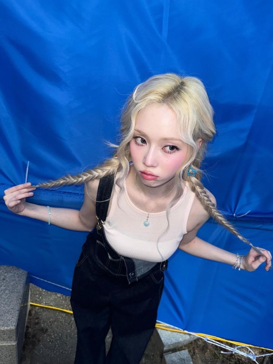 포모스 금발머리 한 게 ㄹㅇ 신의 한수 금발머리 한 게 ㄹㅇ 신의 한수
