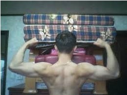BJ 케인 전성기 시절 등근육 수준