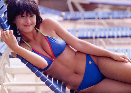 80년대 글래머 아이돌 '카와이 나오코'