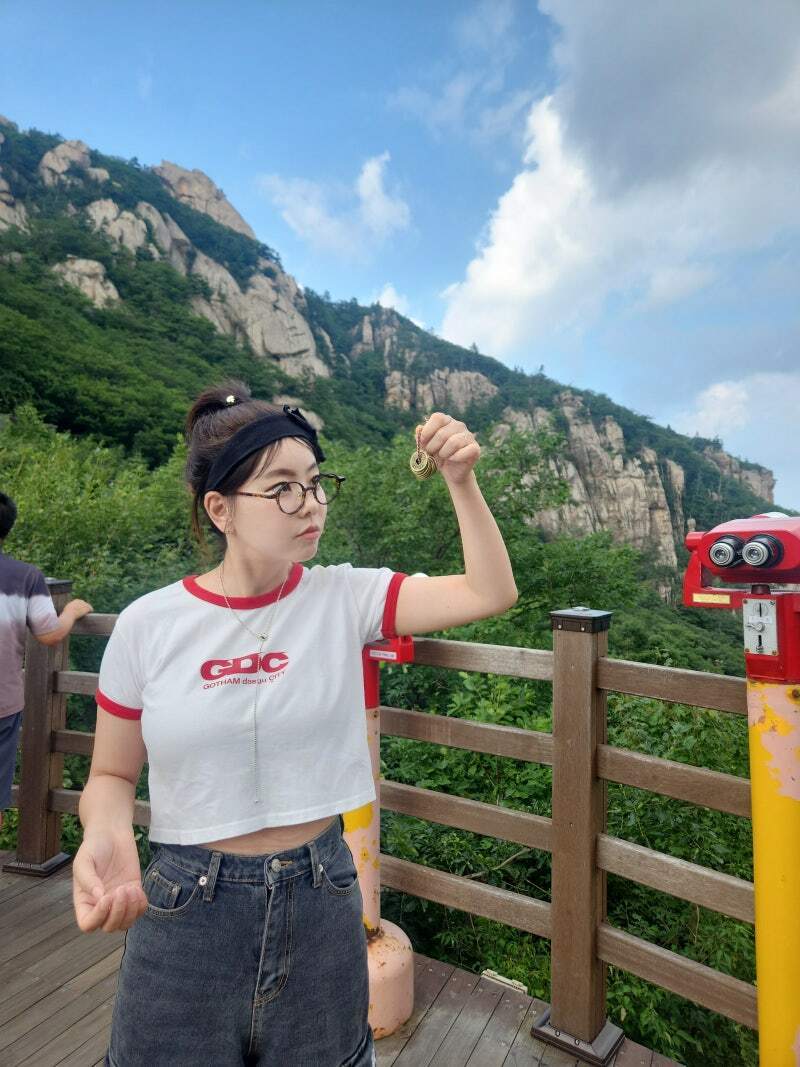 개성있게 이쁜 탈북민 패션디자이너
