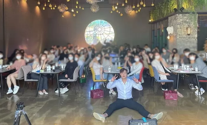 체포된 BJ 김강패 과거 팬미팅 사진