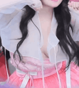 엘리가 지리긴 하네 ㄷㄷ