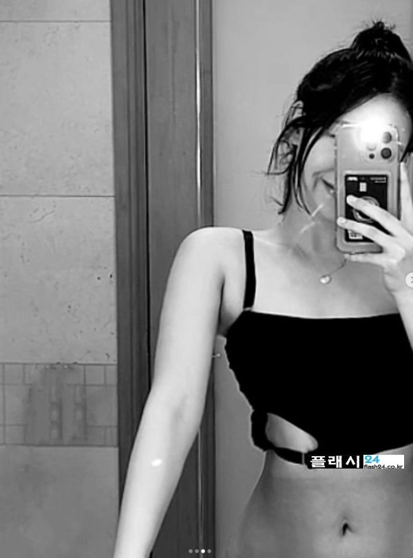 우수한 치어리더 수영복의 위엄