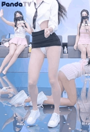 그래도 제대로 입고는 있네