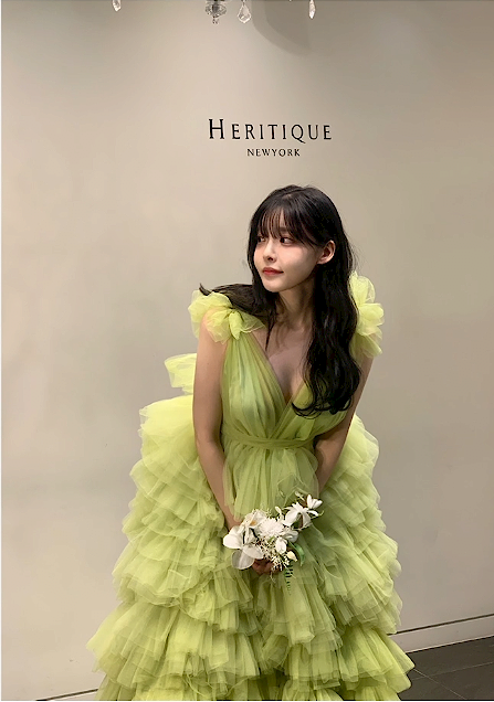 김봉준 방송에서 보여준 오리 드레스 사진