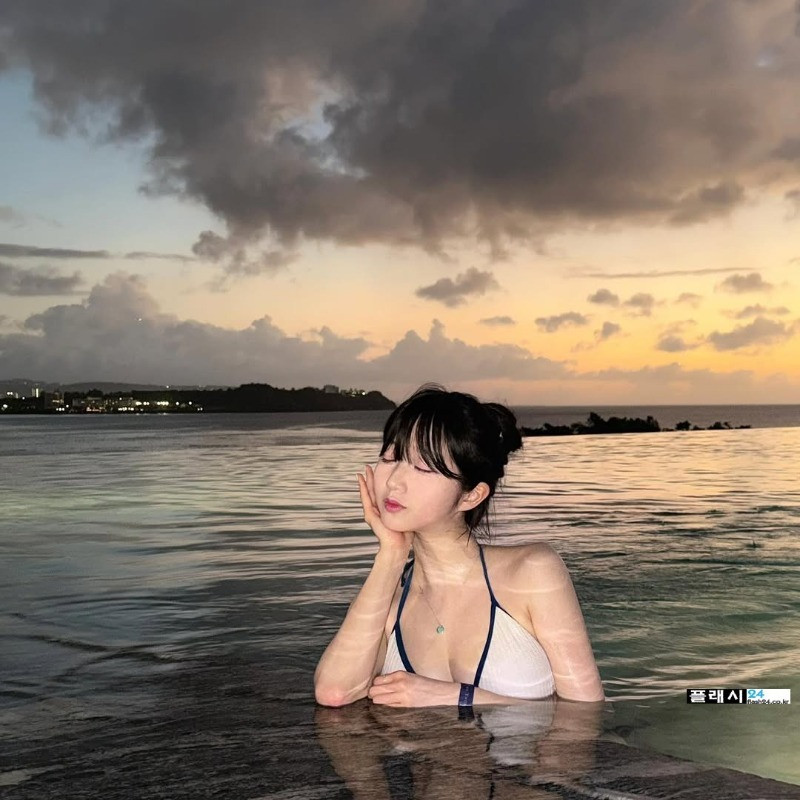 나롱이 휴양지 반전 몸매