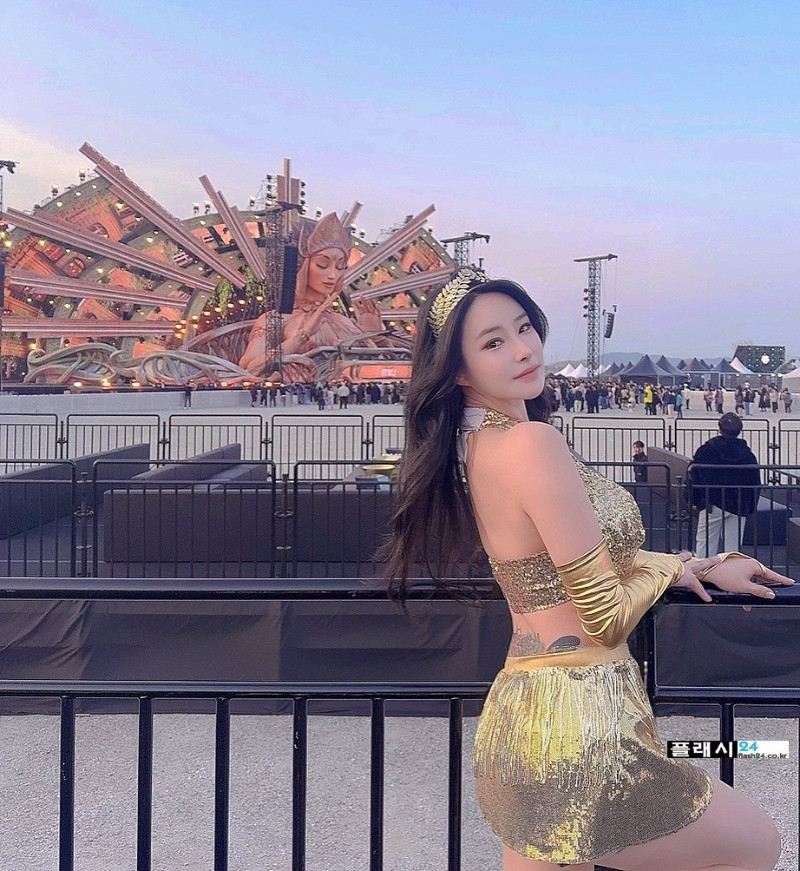 섹기 장난없는 레이싱모델 황서현