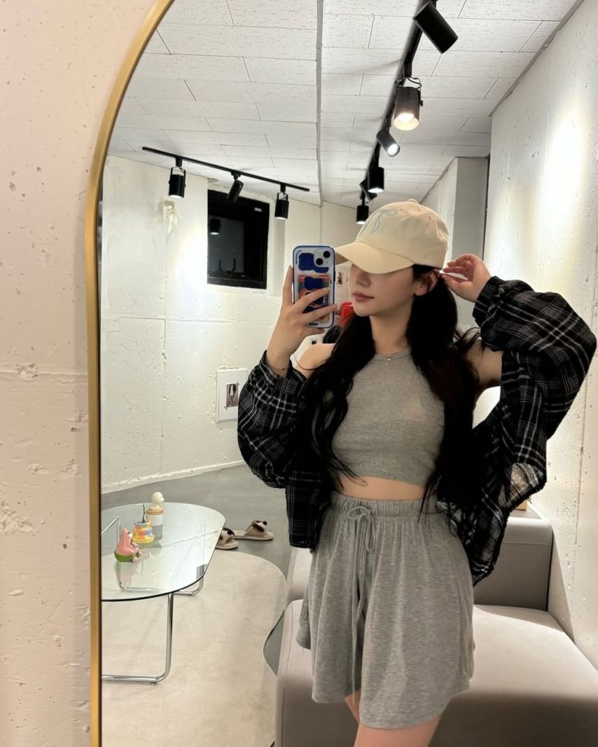 언더붑 가슴 튜브탑 셀카