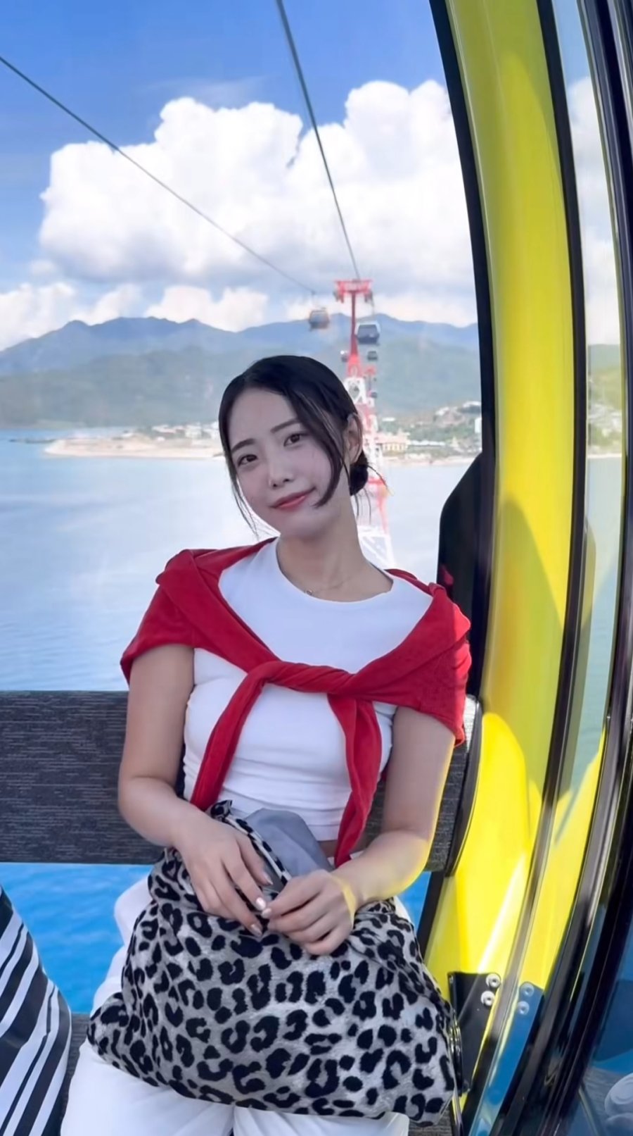 8의 여자 외모 일듯한 에어부산 승무원