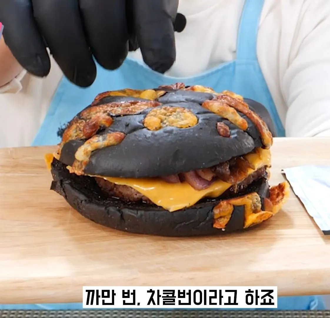 Screenshot_20260417_132917_YouTube.jpg 롯데리아 뉴버거 점바점 문제가 아니네 ㅋㅋㅋ