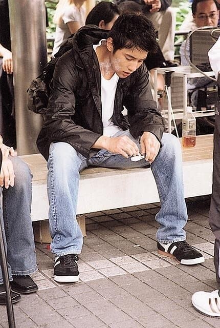 휴대용 재떨이를 들고 다니던 연예인