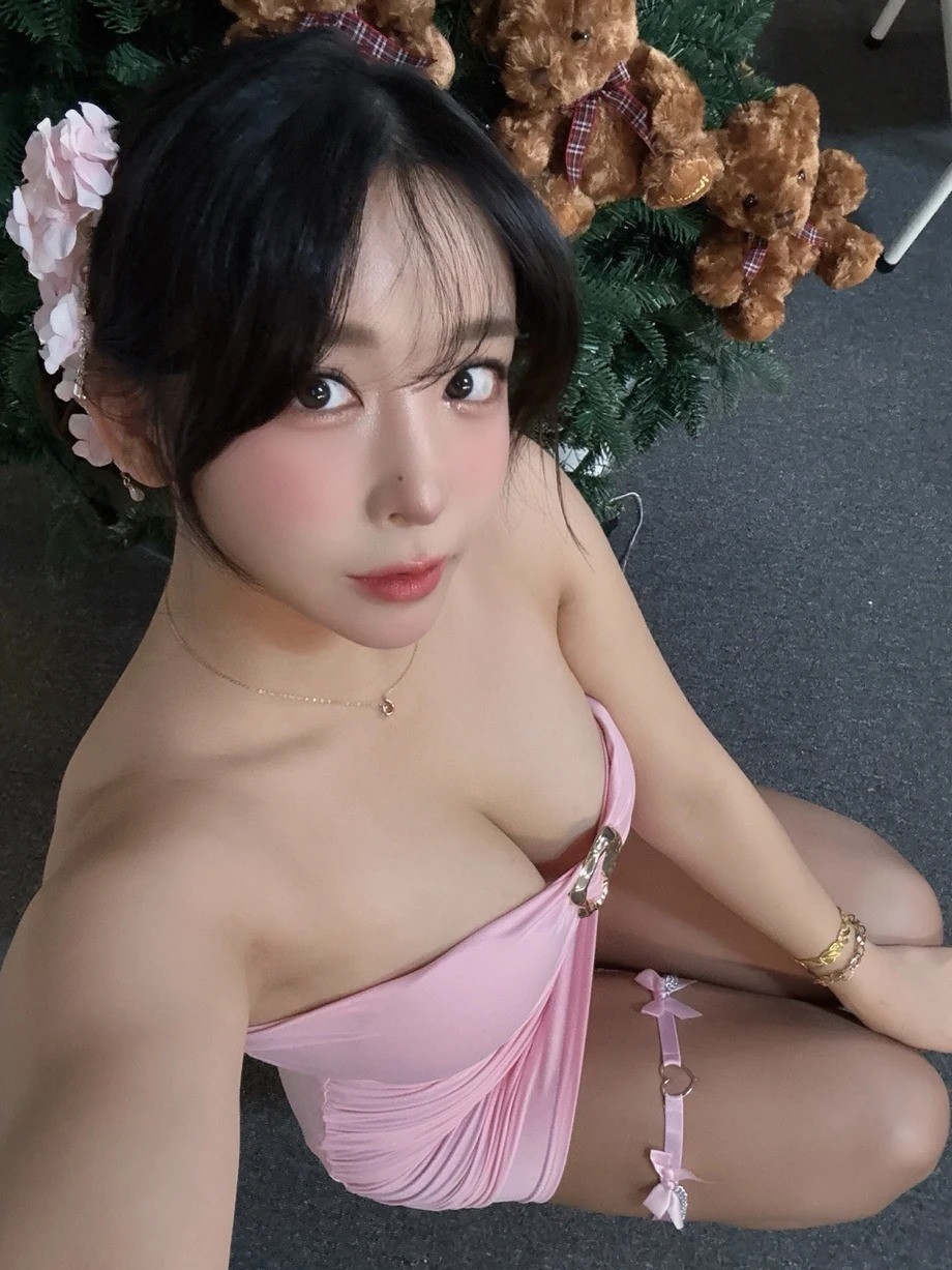 셀카 위에서 본 가슴골